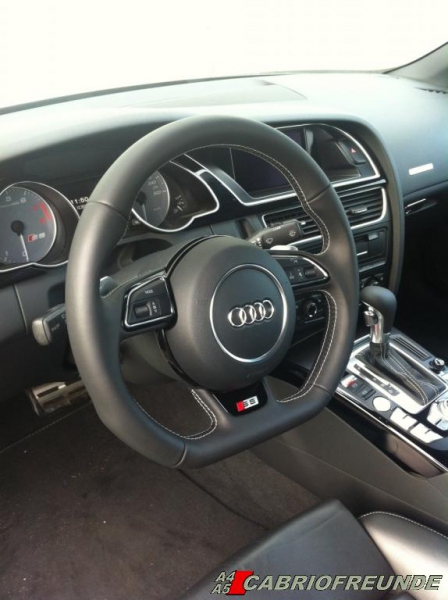 Facelift Lenkrad vom S5 abgeflacht....